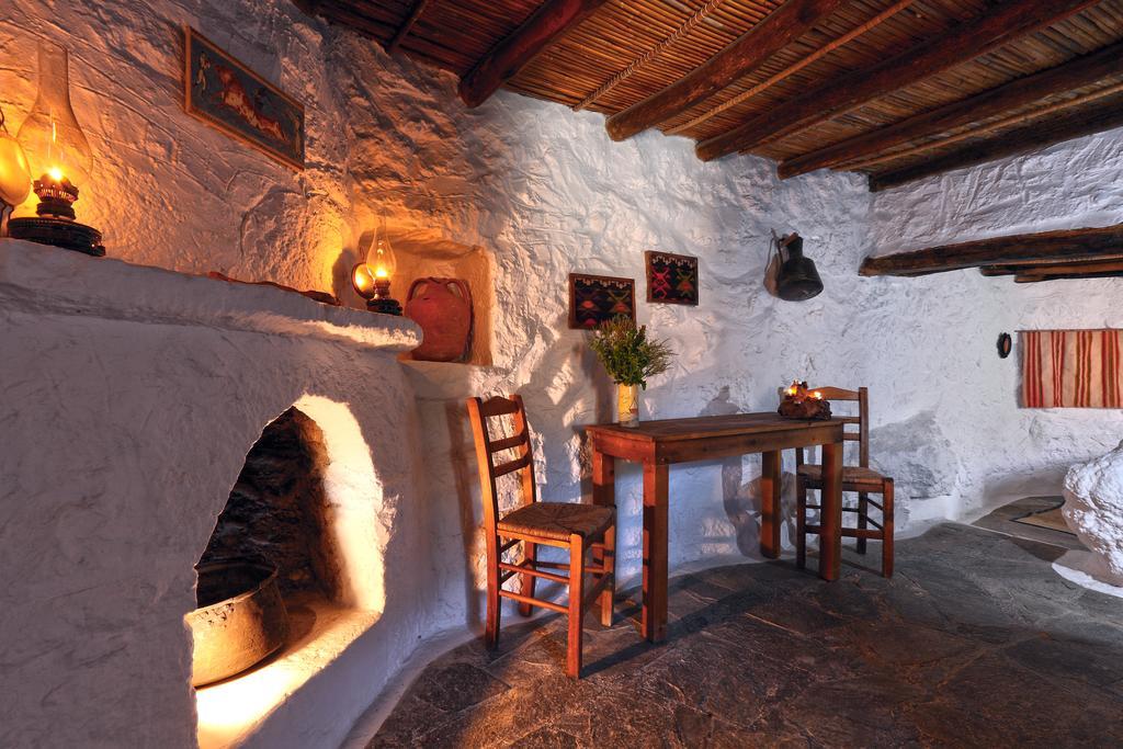 Aparthotel Aspros Potamos à Makrýgialos Chambre photo